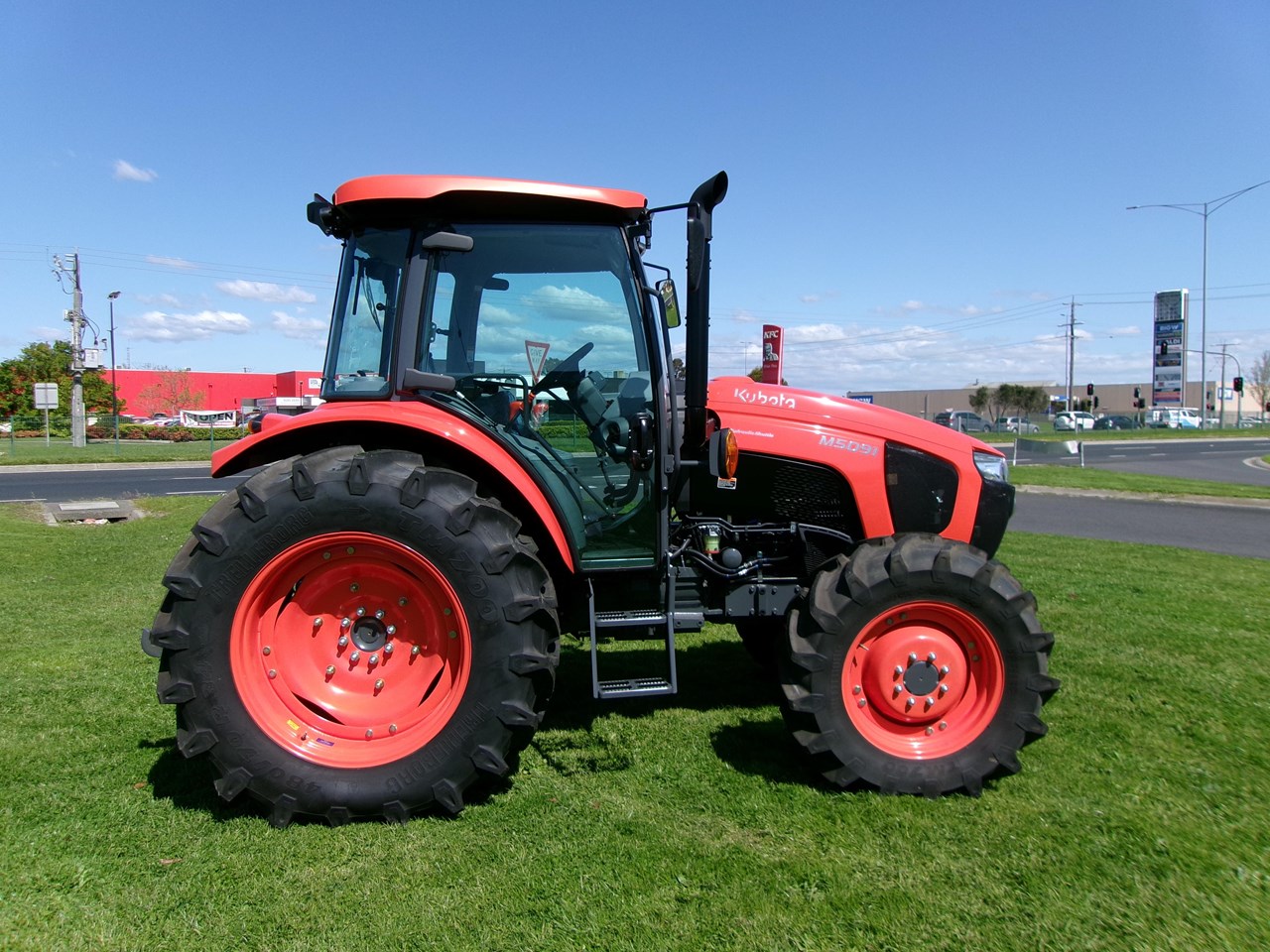 2024 KUBOTA M5091DHC - Image 7