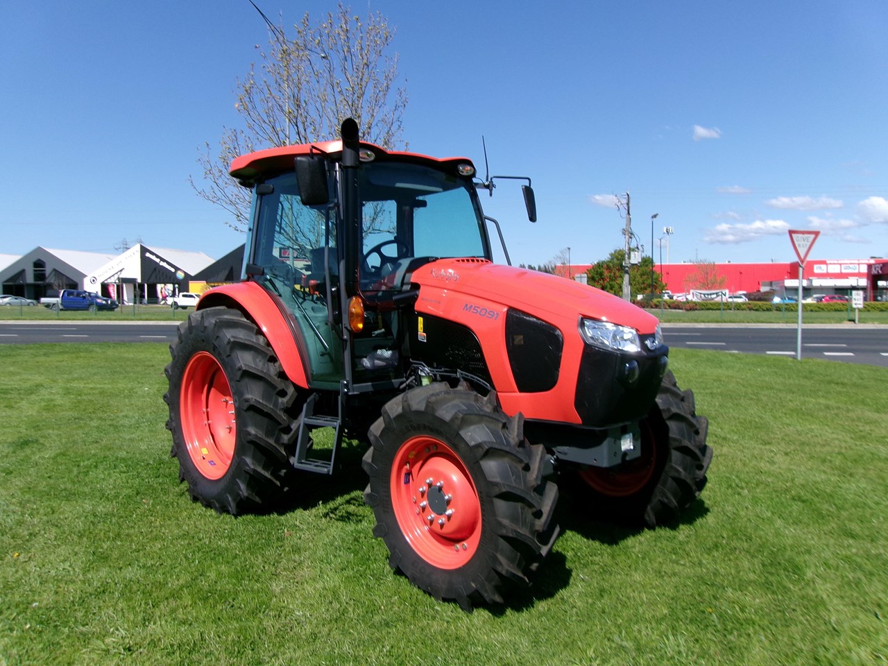 2024 KUBOTA M5091DHC - Image 8
