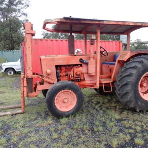 CHAMBERLAIN C6100 TRACTOR FORKLIFT