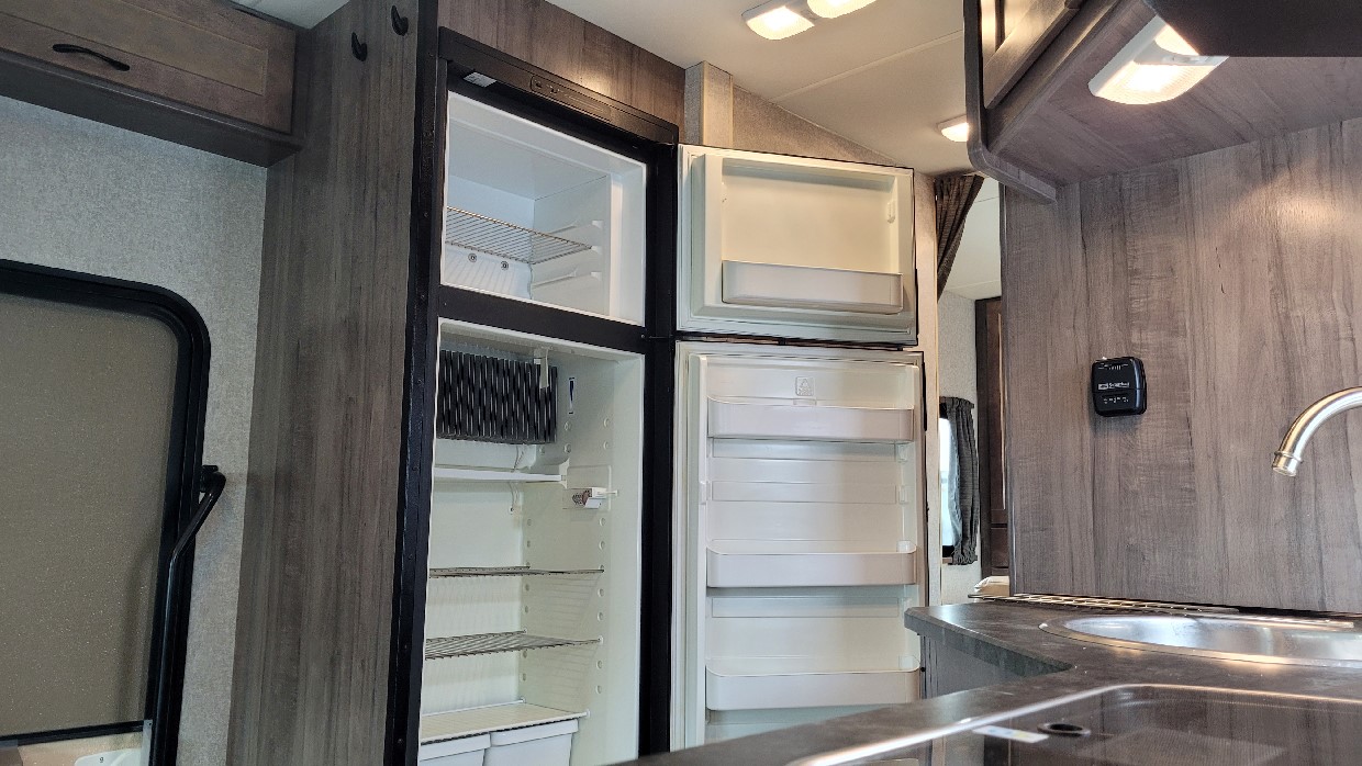 Winnebago Minnie Winnie 328QR - Image 16