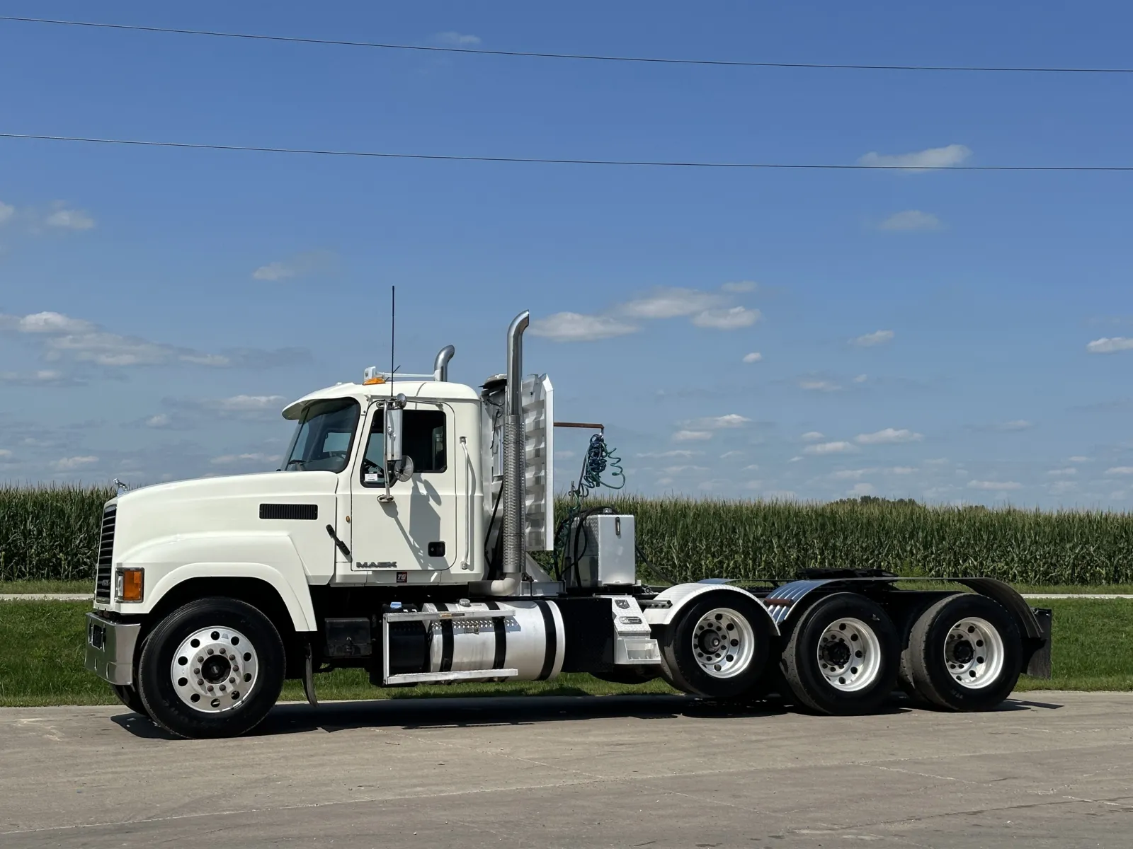 2014 MACK PINNACLE CH613 - Image 2