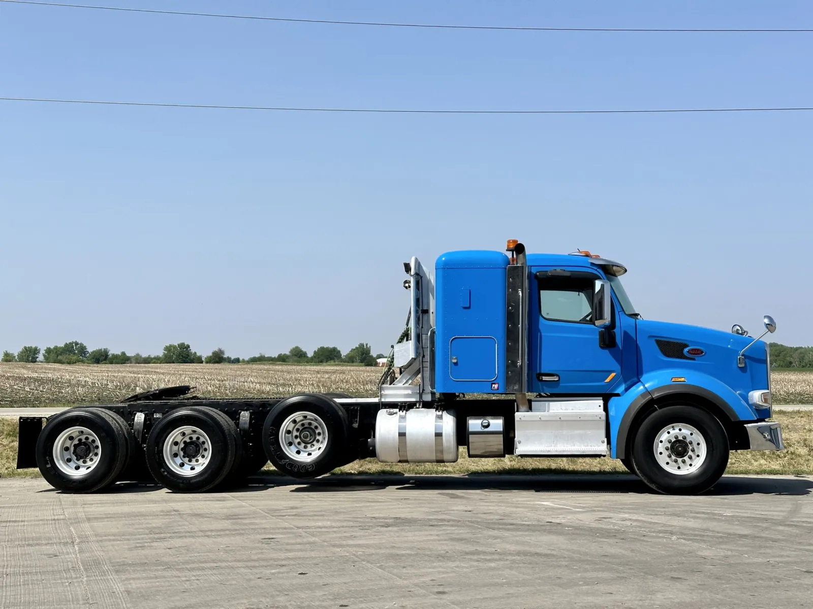 2016 PETERBILT 567 - Image 3