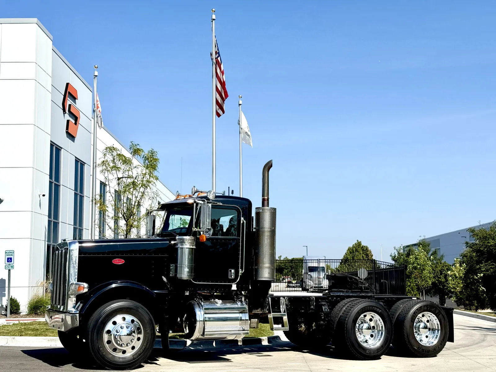 2011 PETERBILT 388
