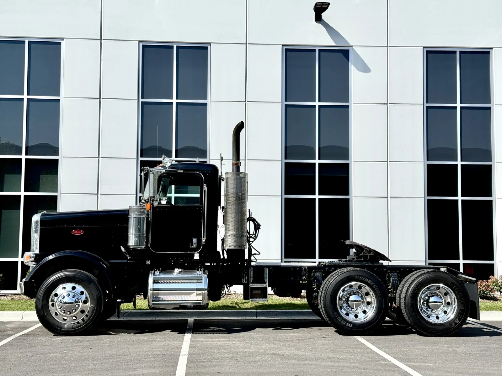 2011 PETERBILT 388 - Image 4