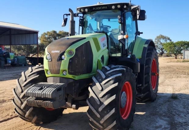 2016 CLAAS AXION 830
