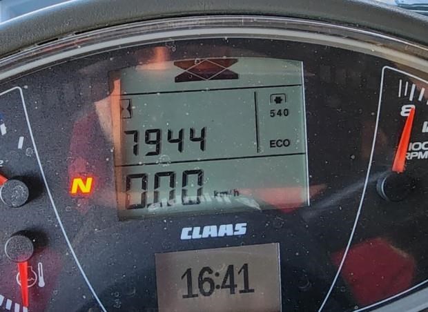 2016 CLAAS AXION 830 - Image 10