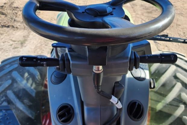 2016 CLAAS AXION 830 - Image 9