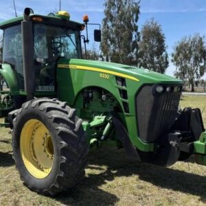 JOHN DEERE 8330
