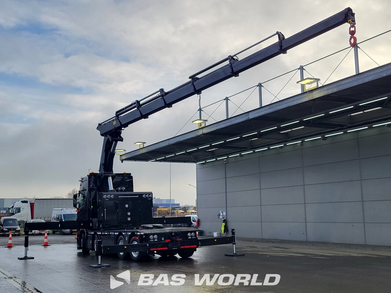 Scania S660 8X2 Flatbed trucks - Image 2