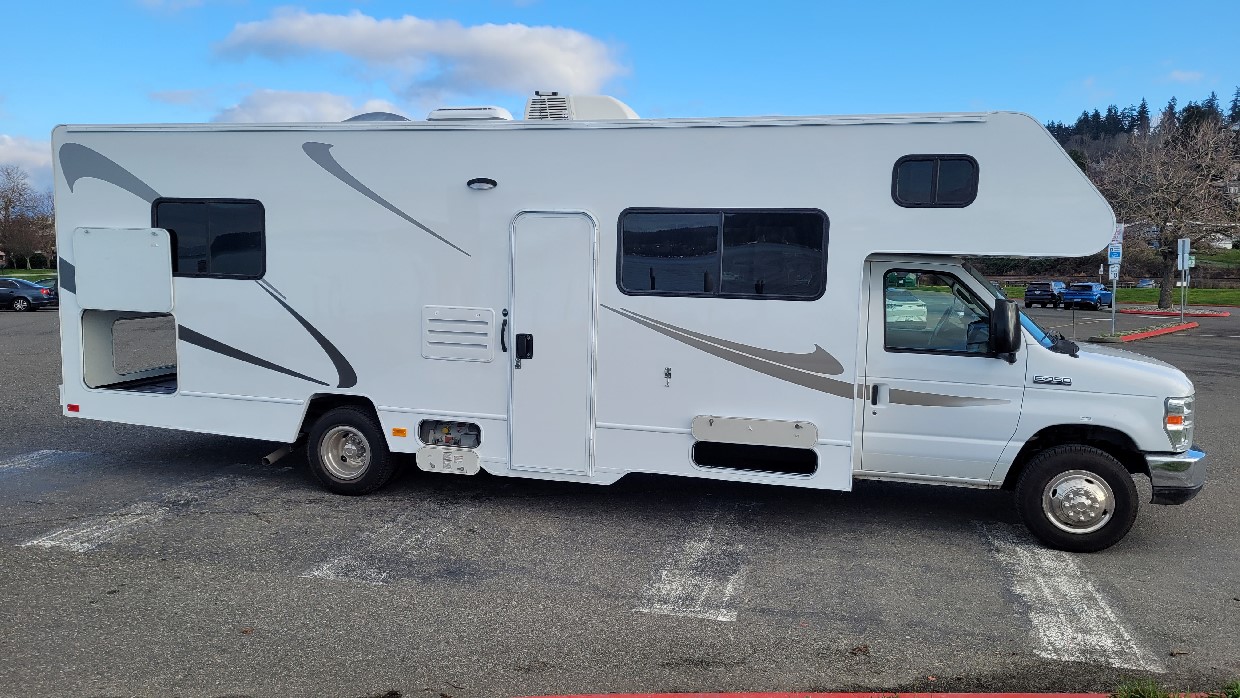 Winnebago Minnie Winnie 328QR - Image 4