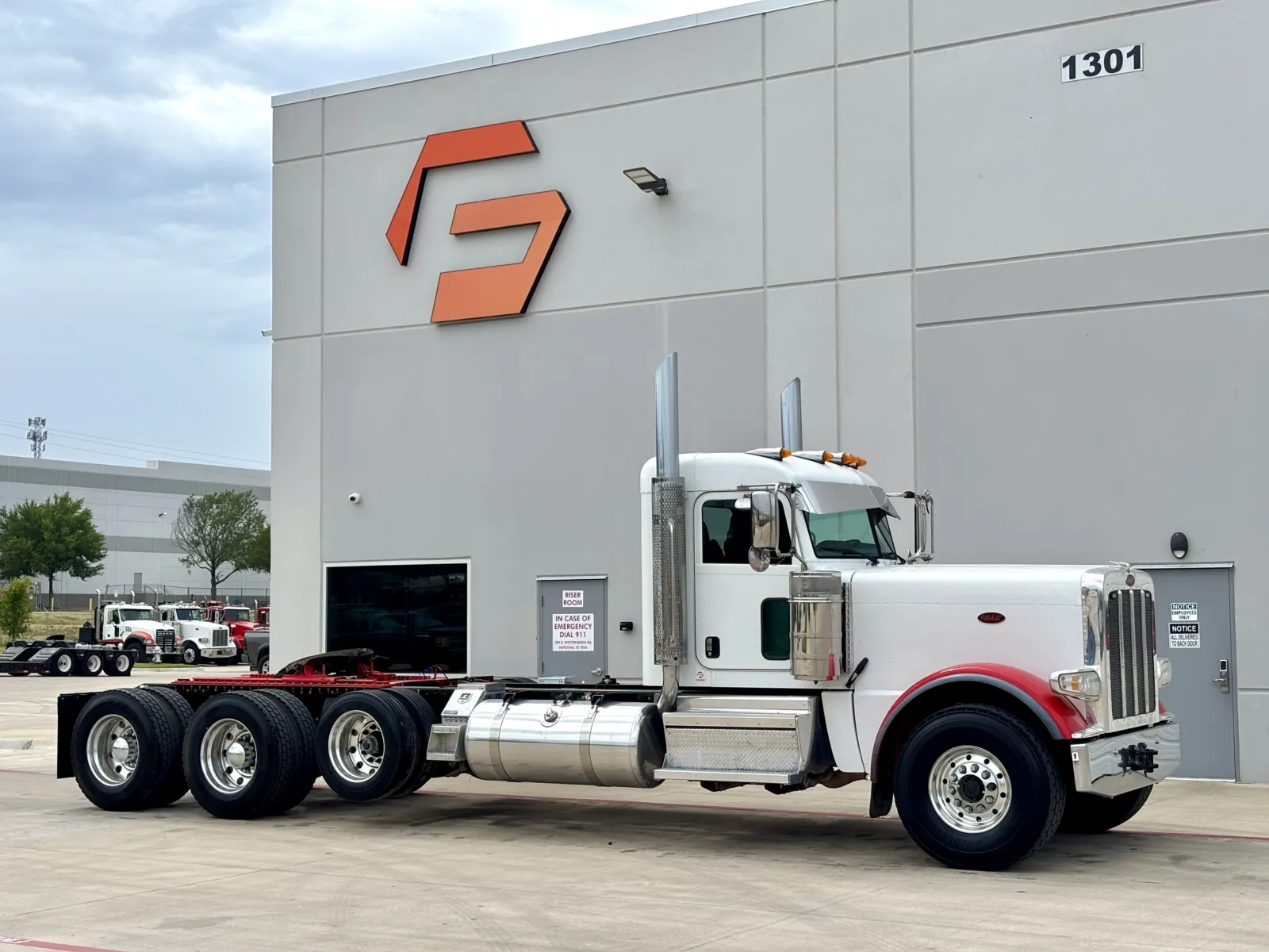 2019 PETERBILT 389