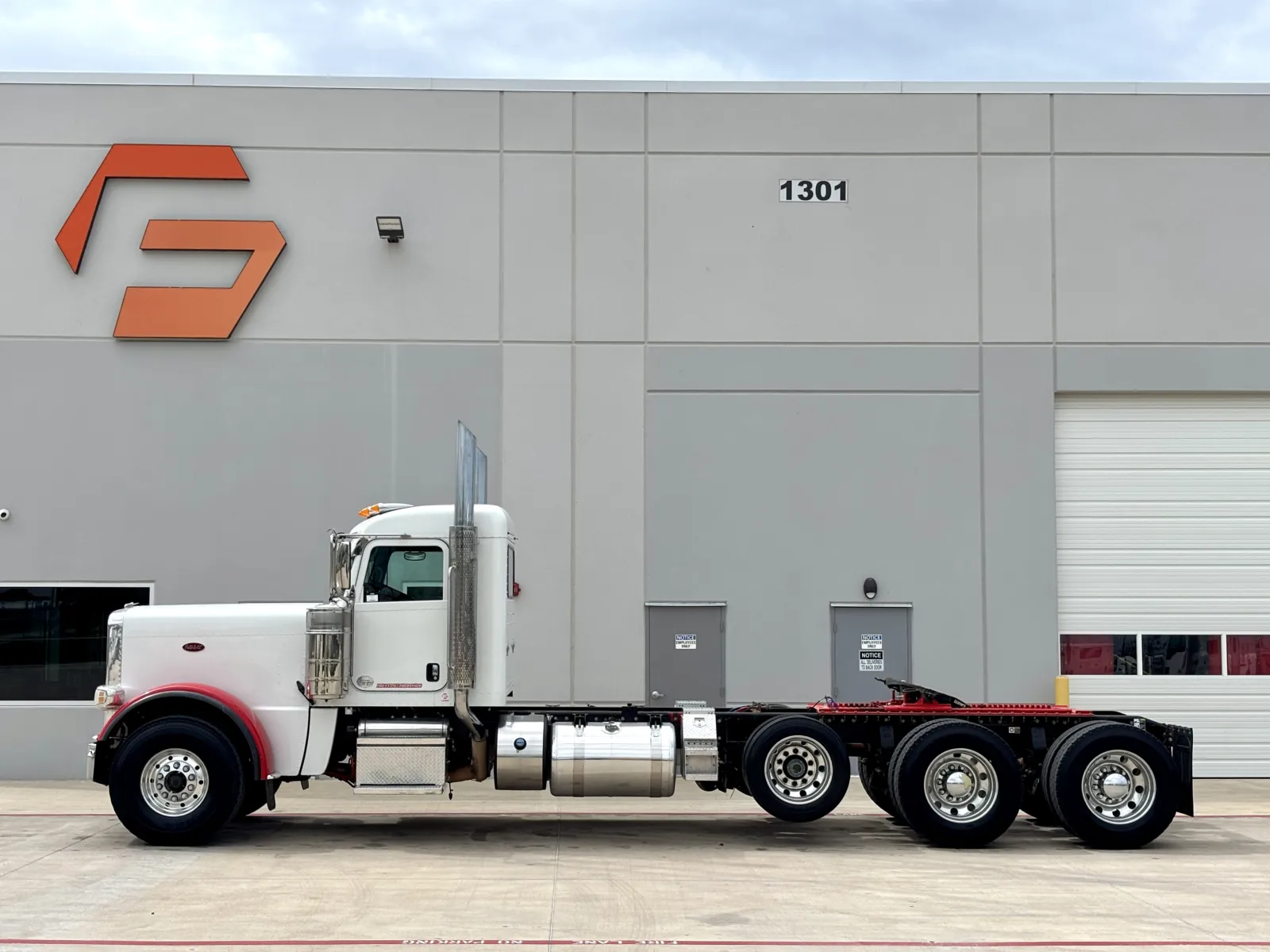 2019 PETERBILT 389 - Image 4