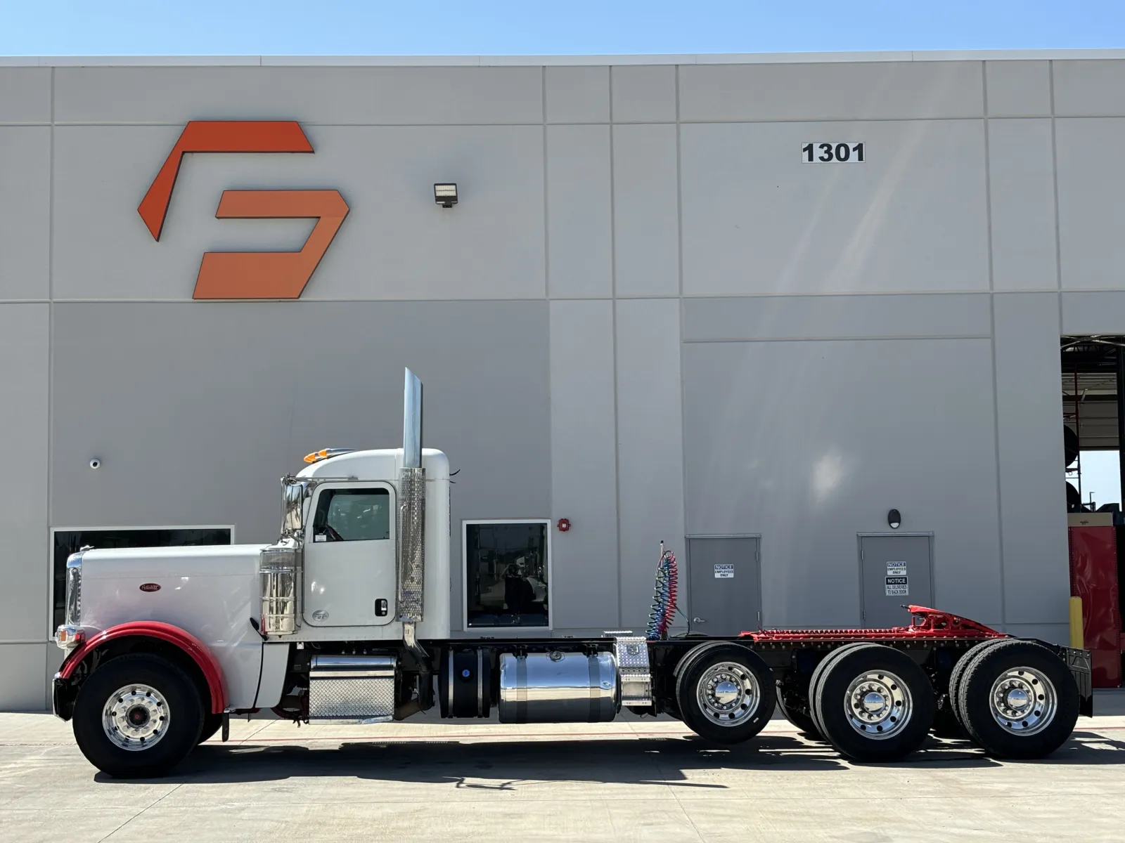 2019 PETERBILT 389 - Image 4