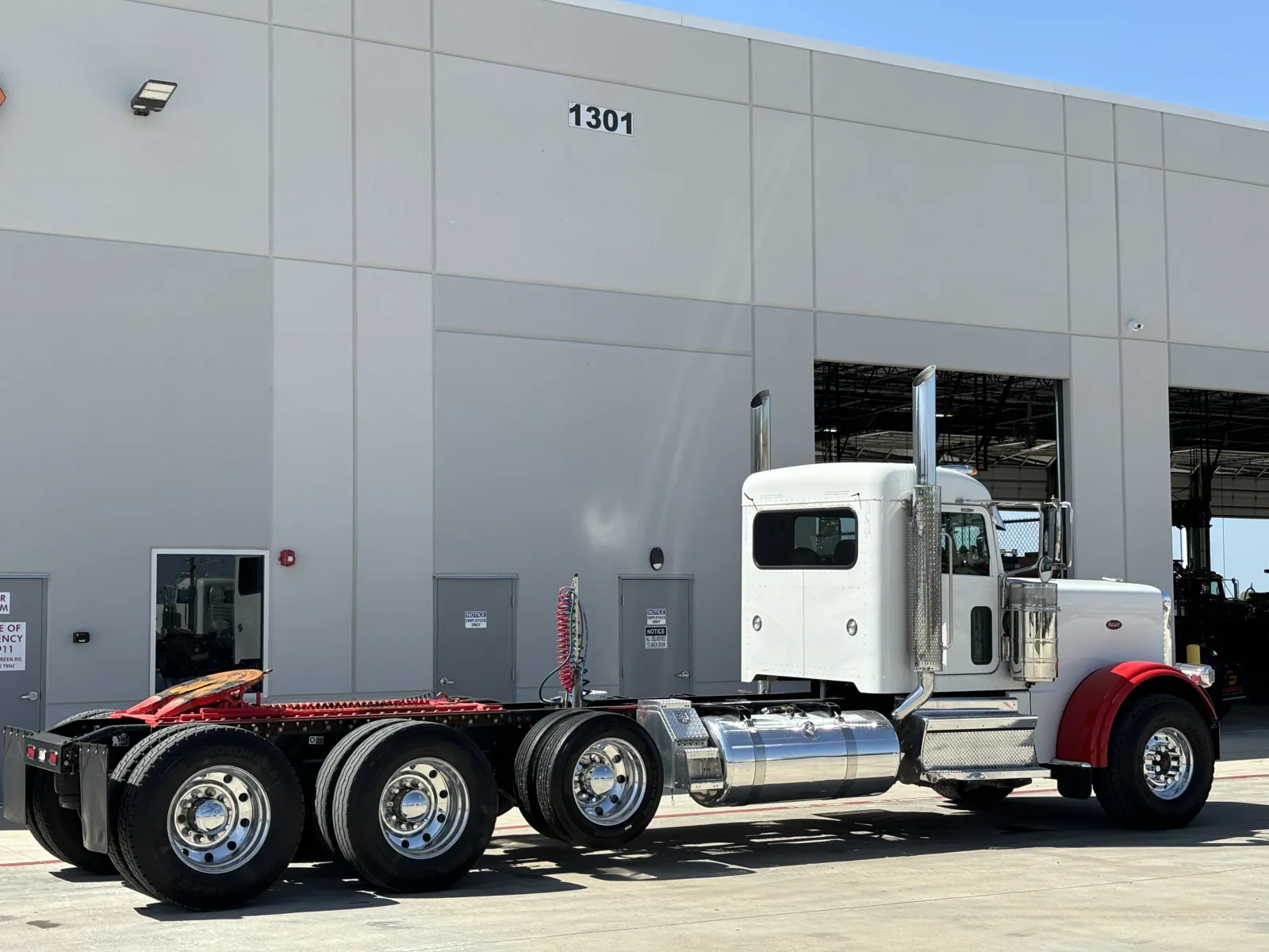 2019 PETERBILT 389 - Image 5