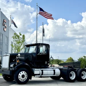 2017 WESTERN STAR 4900