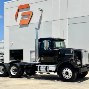 2017 WESTERN STAR 4900
