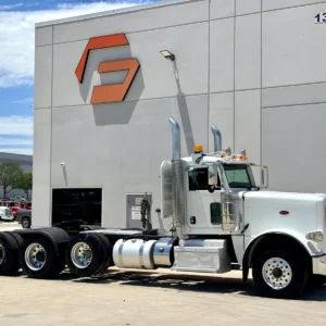 2015 PETERBILT 389