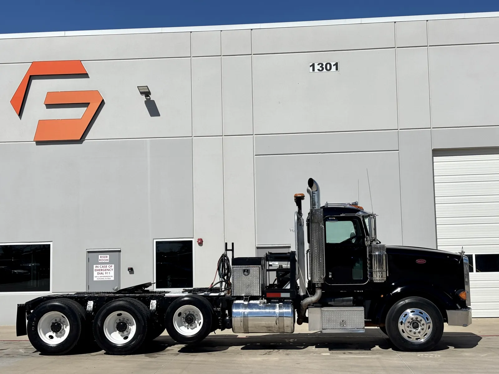 2010 PETERBILT 367 - Image 3