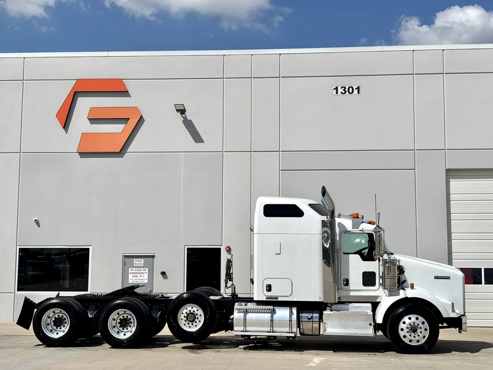 2013 KENWORTH T800 - Image 3