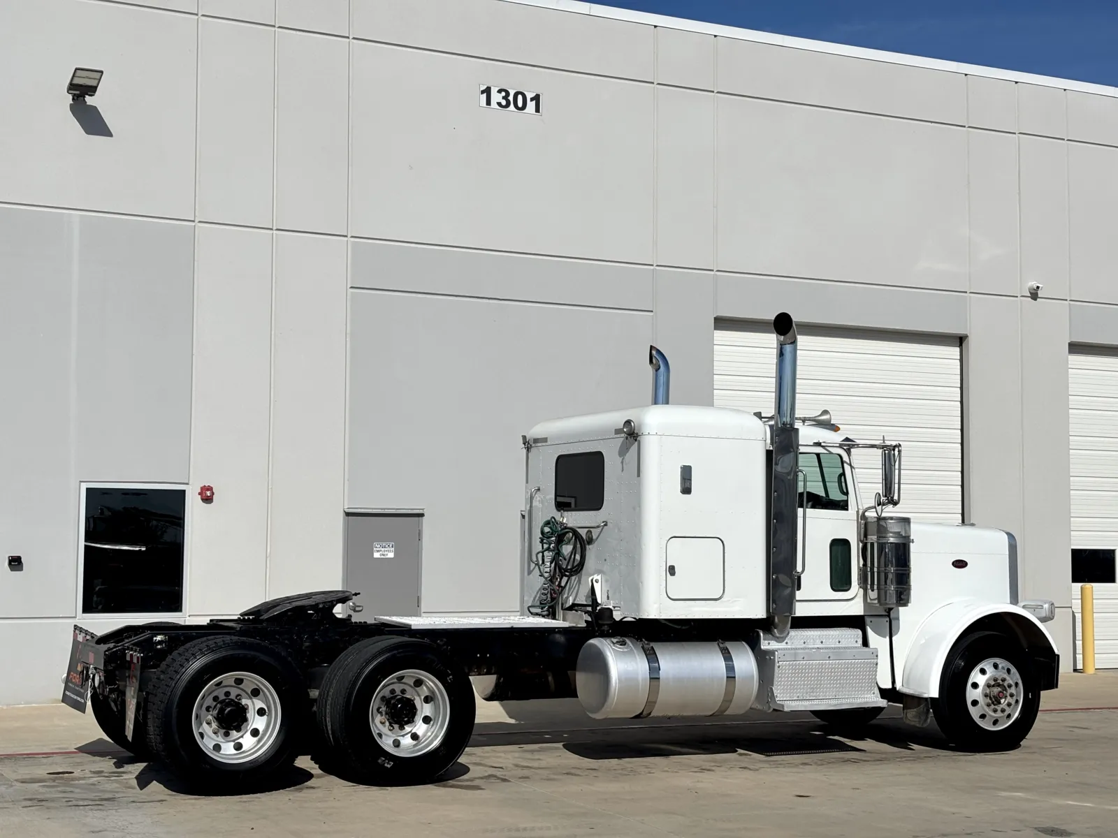 2015 PETERBILT 389 - Image 5