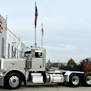 2011 PETERBILT 388