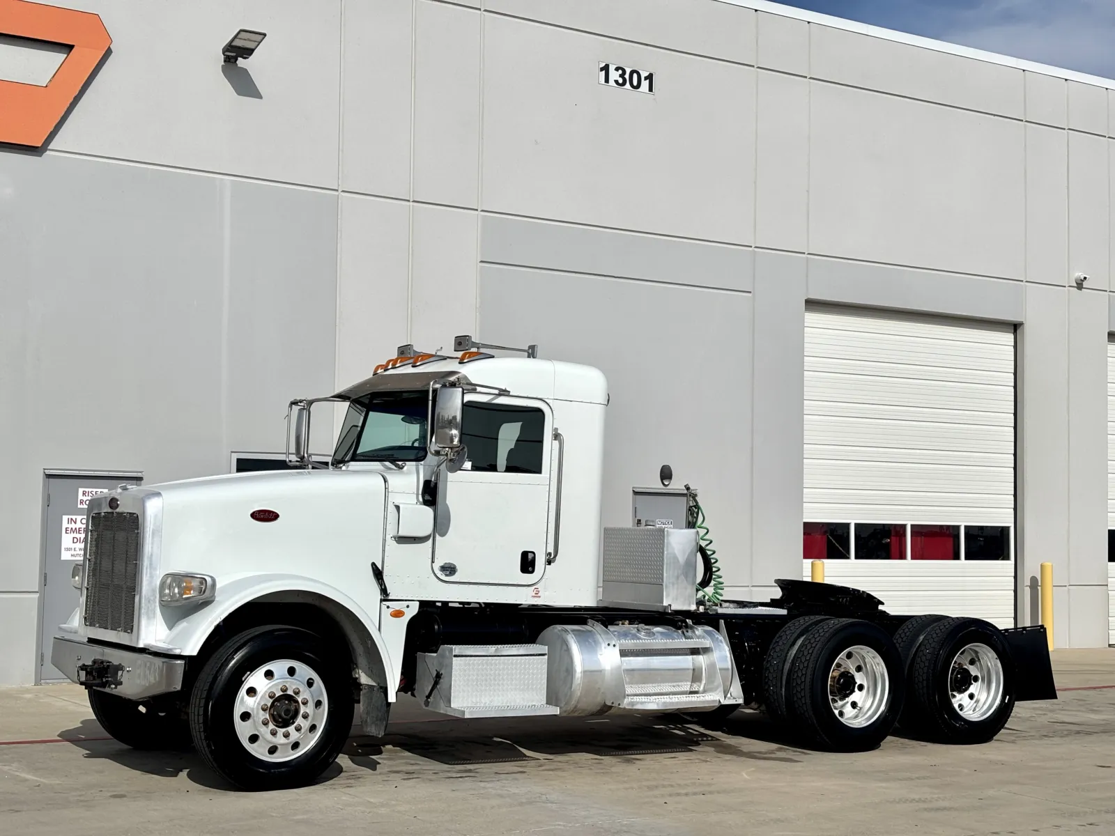 2015 PETERBILT 367 - Image 2