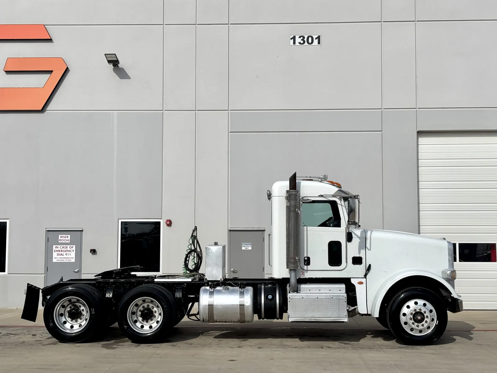 2015 PETERBILT 367 - Image 3