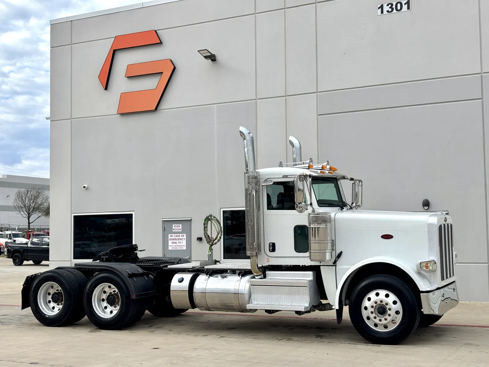 2022 PETERBILT 389