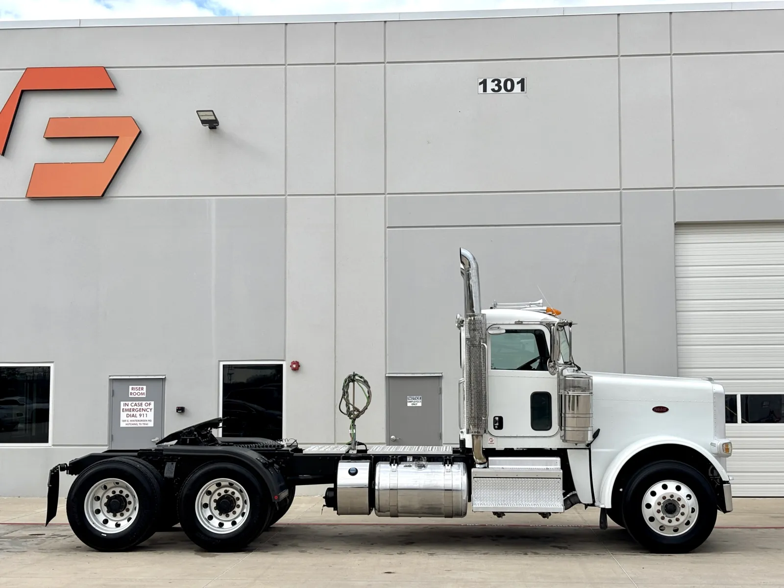 2022 PETERBILT 389 - Image 3