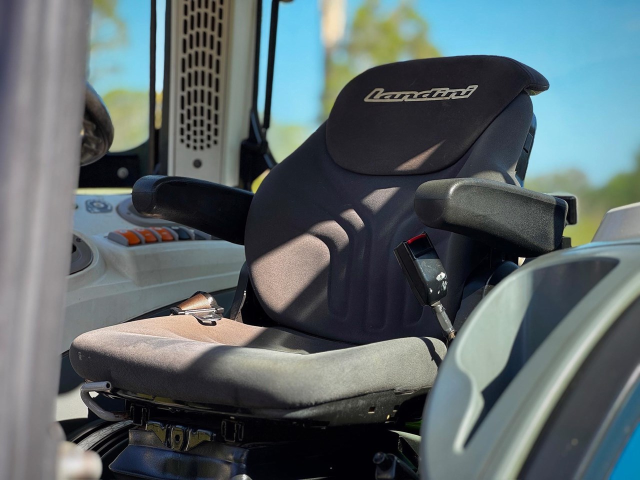 2019 LANDINI 4-100 - Image 7