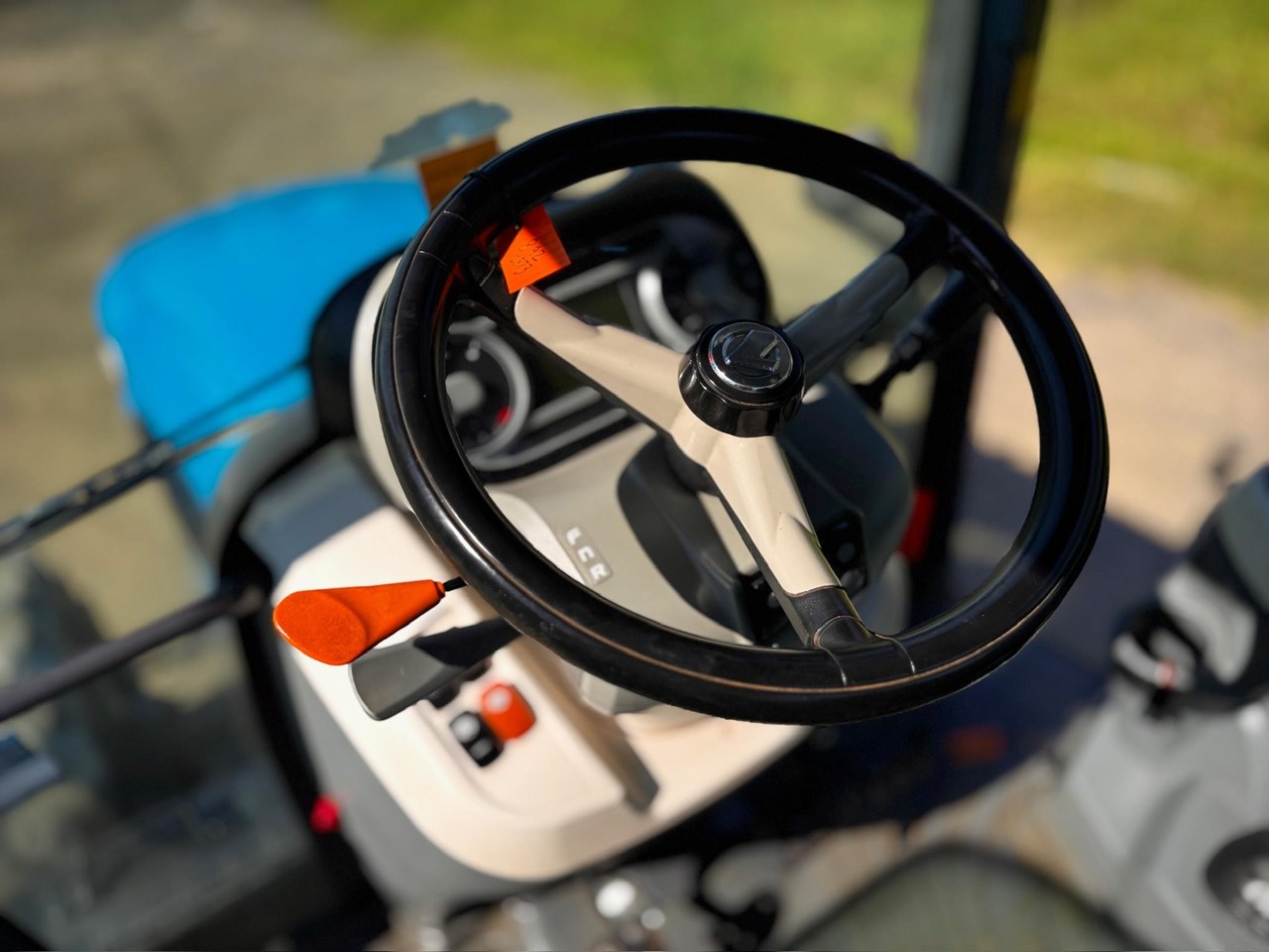 2019 LANDINI 4-100 - Image 9