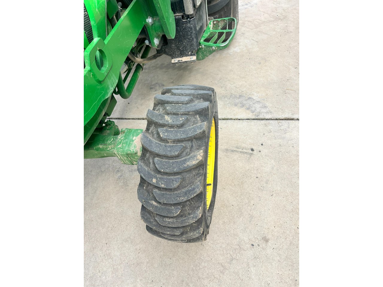 2022 JOHN DEERE 3046R - Image 13