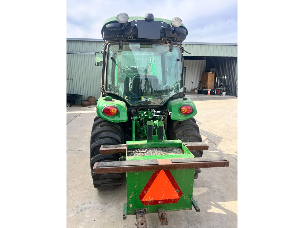 2022 JOHN DEERE 3046R - Image 2