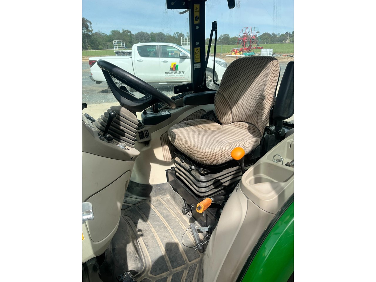 2022 JOHN DEERE 3046R - Image 7