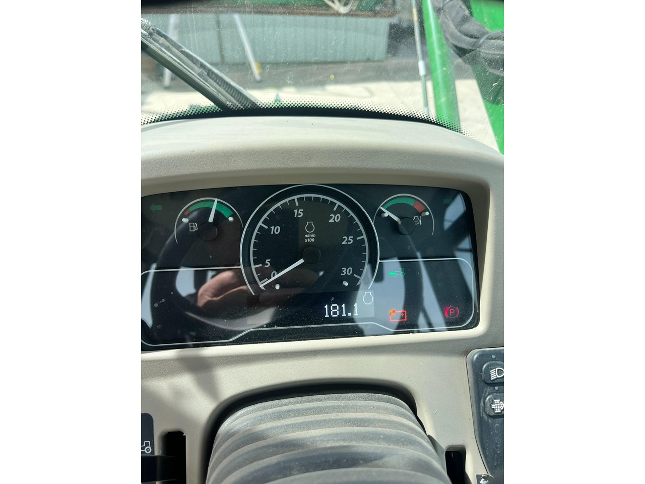 2022 JOHN DEERE 3046R - Image 8