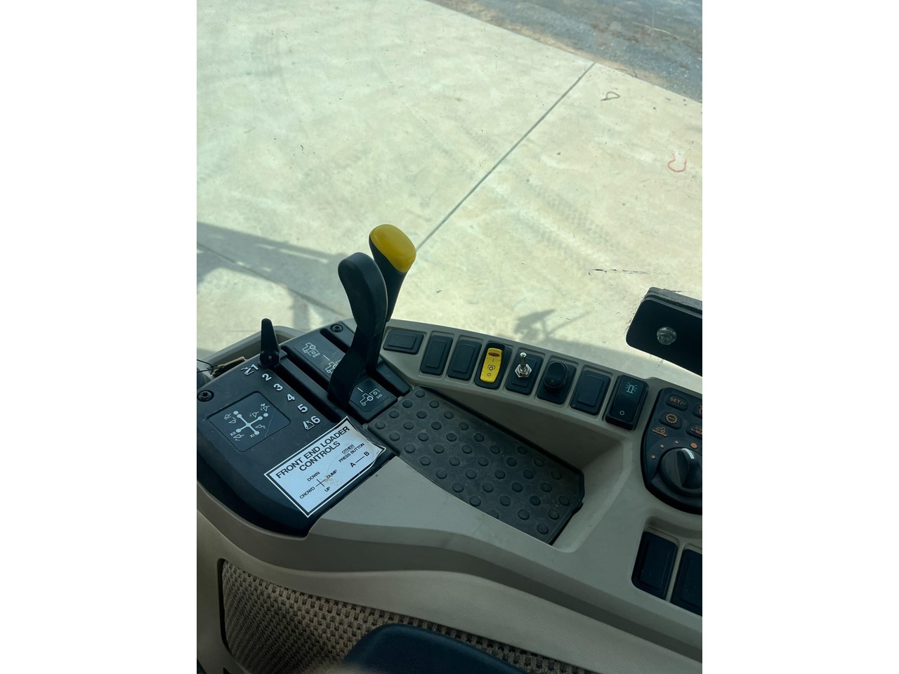 2022 JOHN DEERE 3046R - Image 9