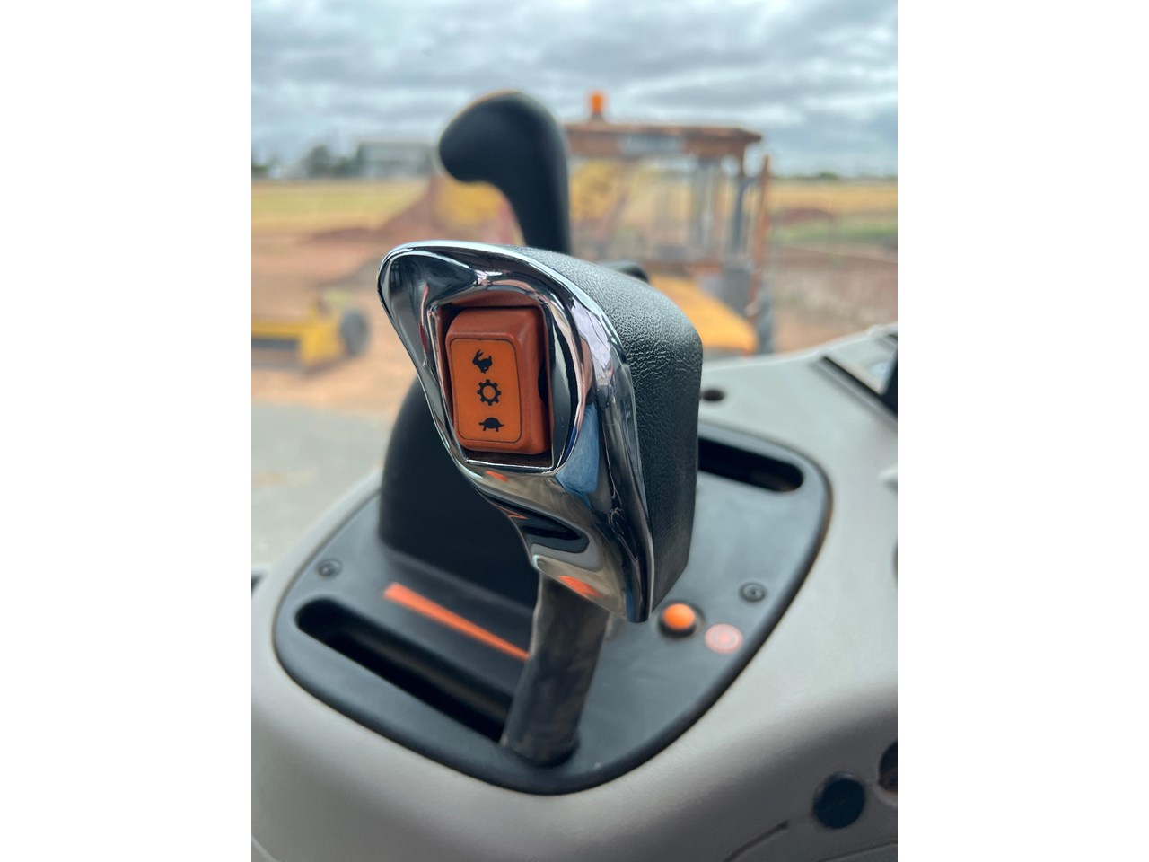 2020 CASE IH MAXXUM 110 - Image 12