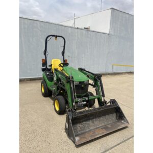 2015 JOHN DEERE 1025R