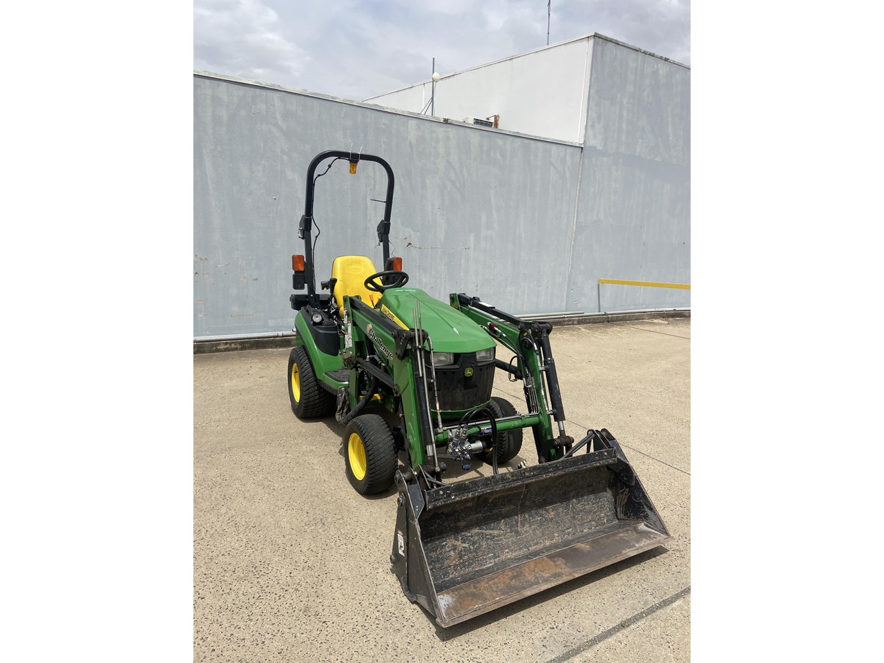 2015 JOHN DEERE 1025R