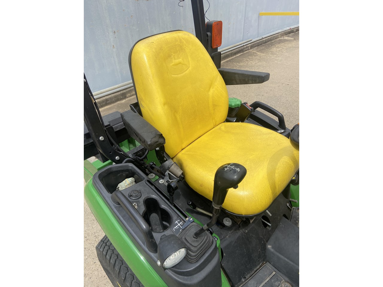2015 JOHN DEERE 1025R - Image 6