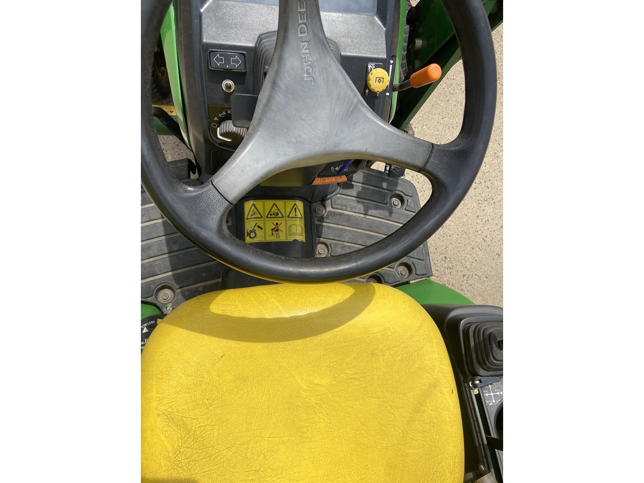 2015 JOHN DEERE 1025R - Image 11