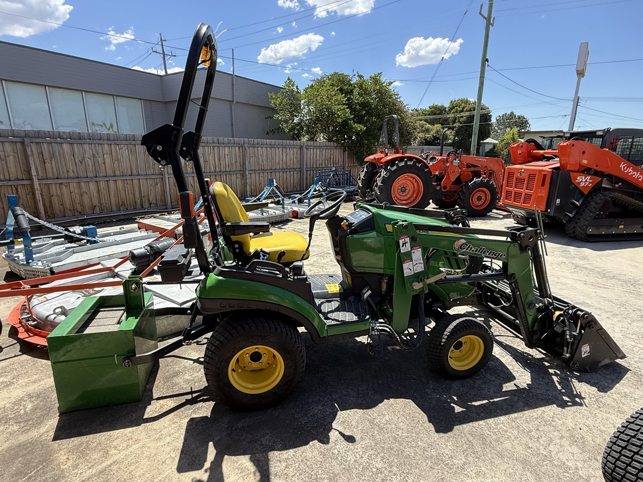 2015 JOHN DEERE 1025R - Image 13