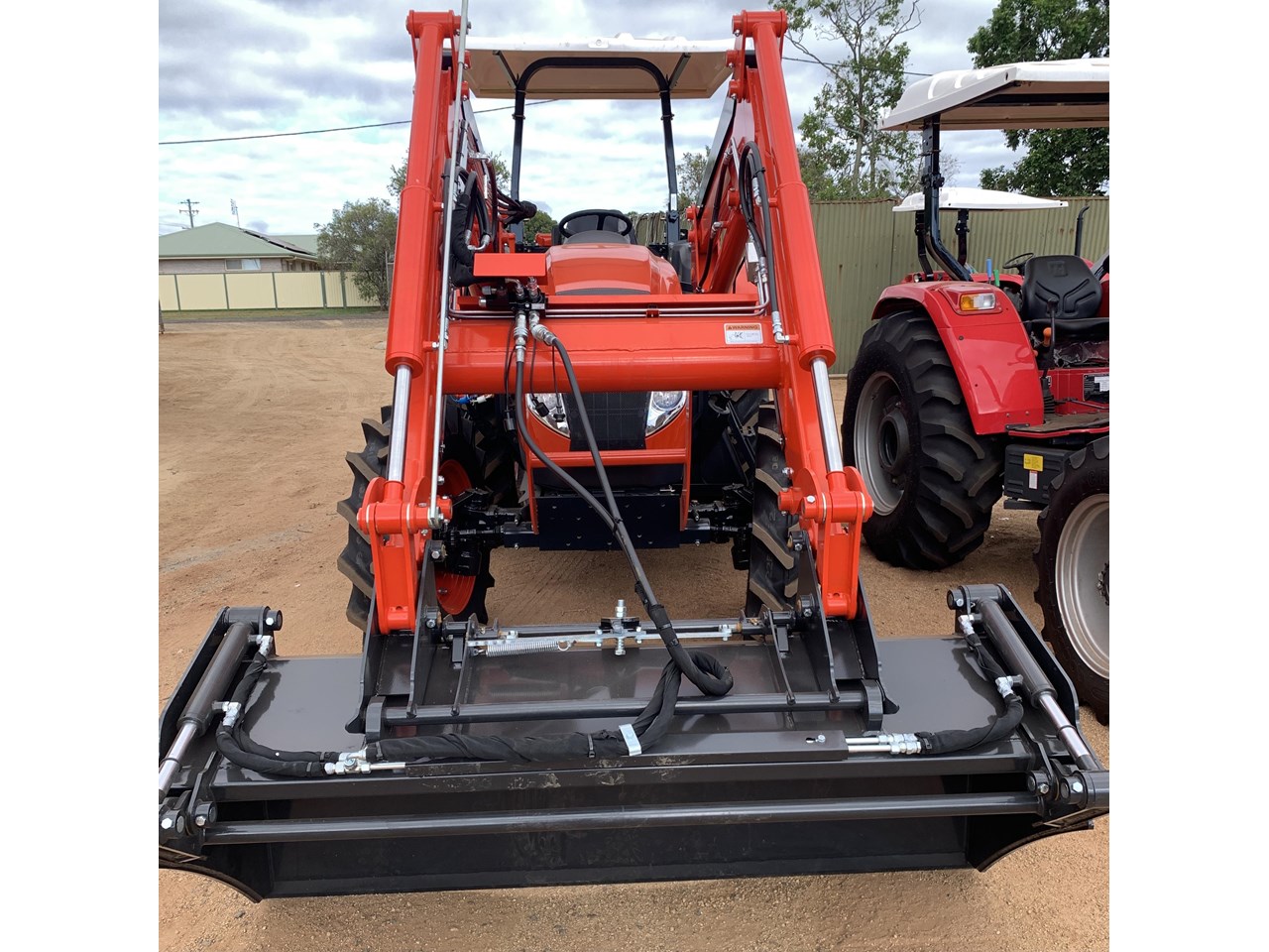 KIOTI PX9520 ROPS FEL - Image 4