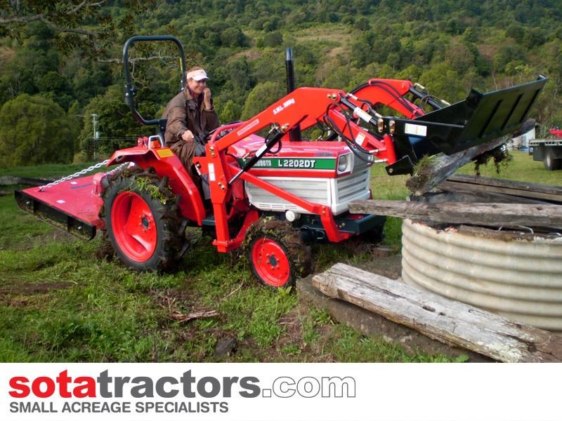 KUBOTA L2202DT TRACTOR WITH 4 IN 1 FEL 26HP - Image 14