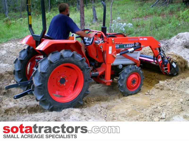 KUBOTA L2202DT TRACTOR + 4 IN 1 LOADER + BACKHOE - Image 12