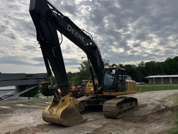 2021 DEERE 350 P-TIER - Image 2