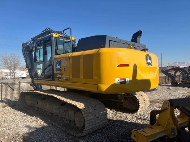 2023 DEERE 250 P-TIER - Image 3