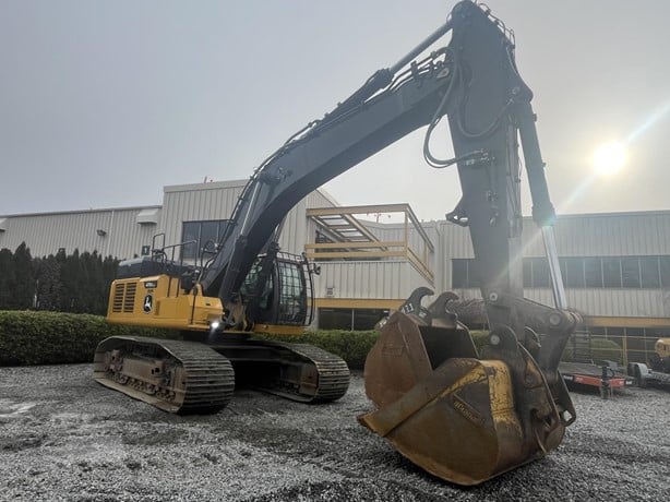 2022 DEERE 470G LC - Image 2