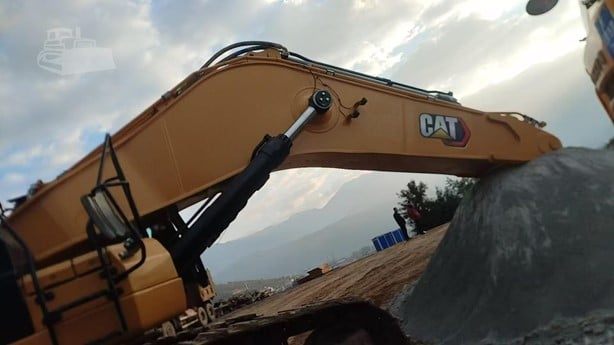 2022 CATERPILLAR 395 - Image 2