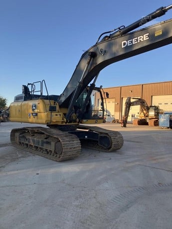 2023 DEERE 350 P-TIER - Image 2